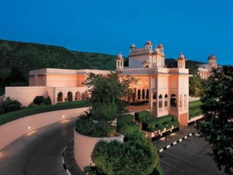 Trident Jaipur Hotel Exterior foto The Oberoi Udaivilas Palace