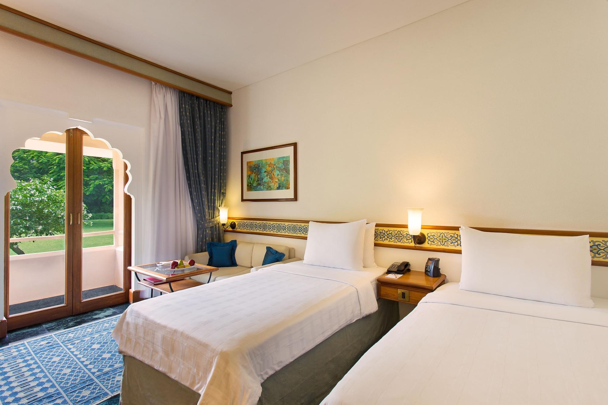 Trident Jaipur Hotel Exterior foto A room at the Taj Bengal