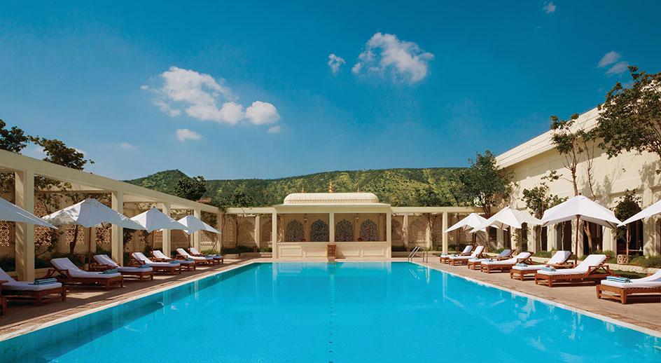 Trident Jaipur Hotel Exterior foto The swimming pool at the Taj Bengal
