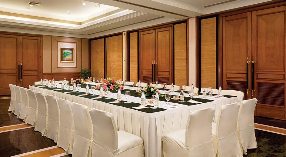 Trident Jaipur Hotel Exterior foto A meeting room at the Taj Bengal