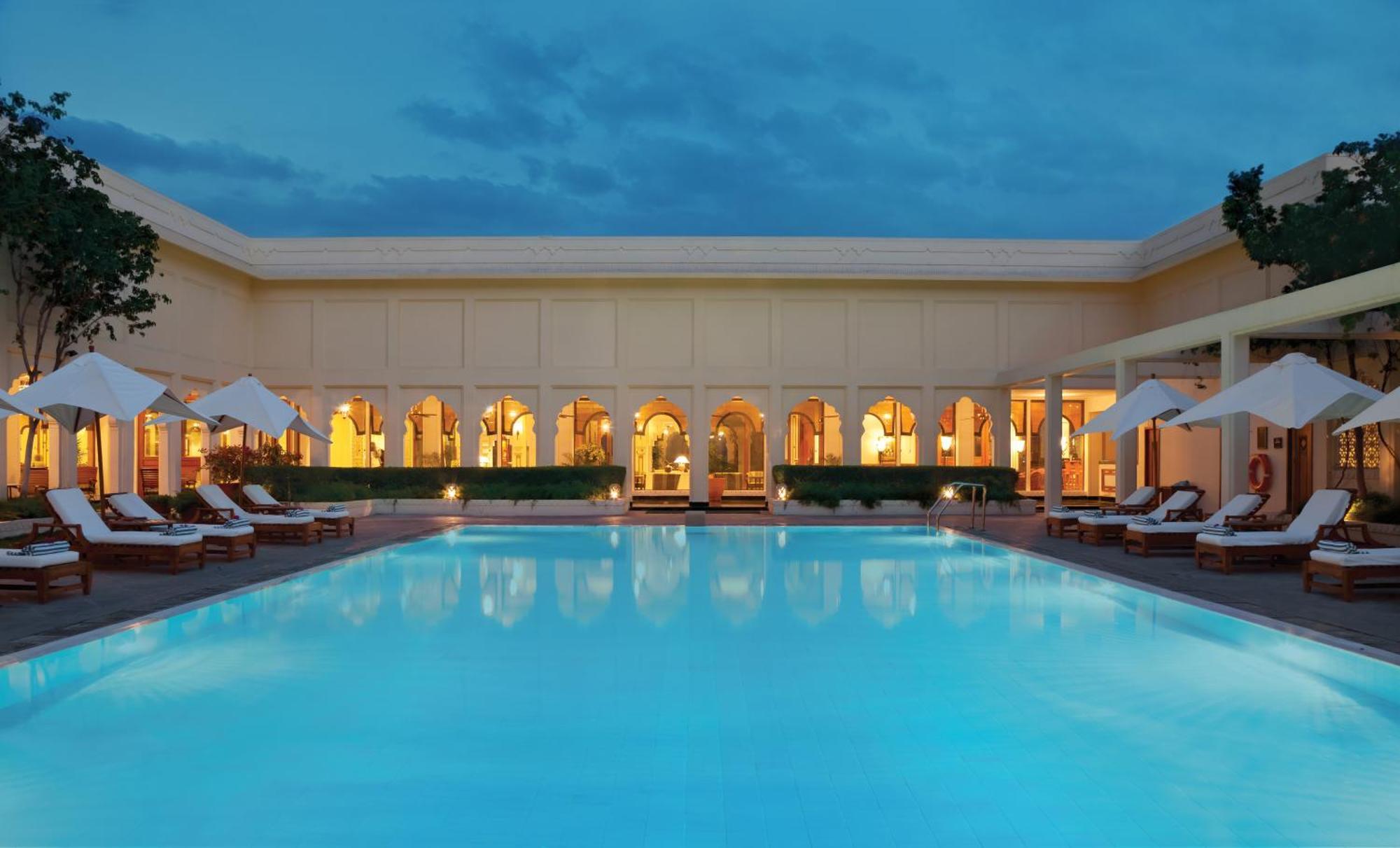 Trident Jaipur Hotel Exterior foto The pool at The Oberoi, Mumbai