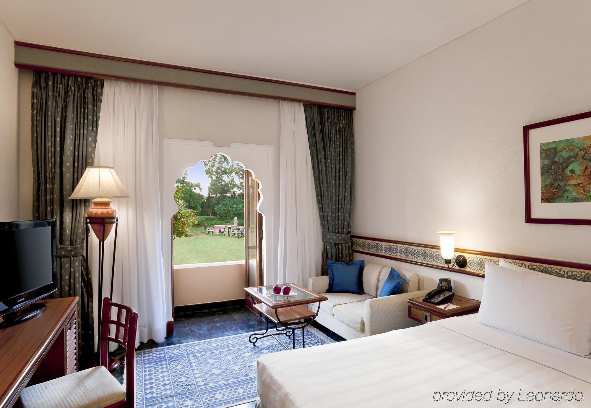 Trident Jaipur Hotel Quarto foto A room at the Taj Bengal