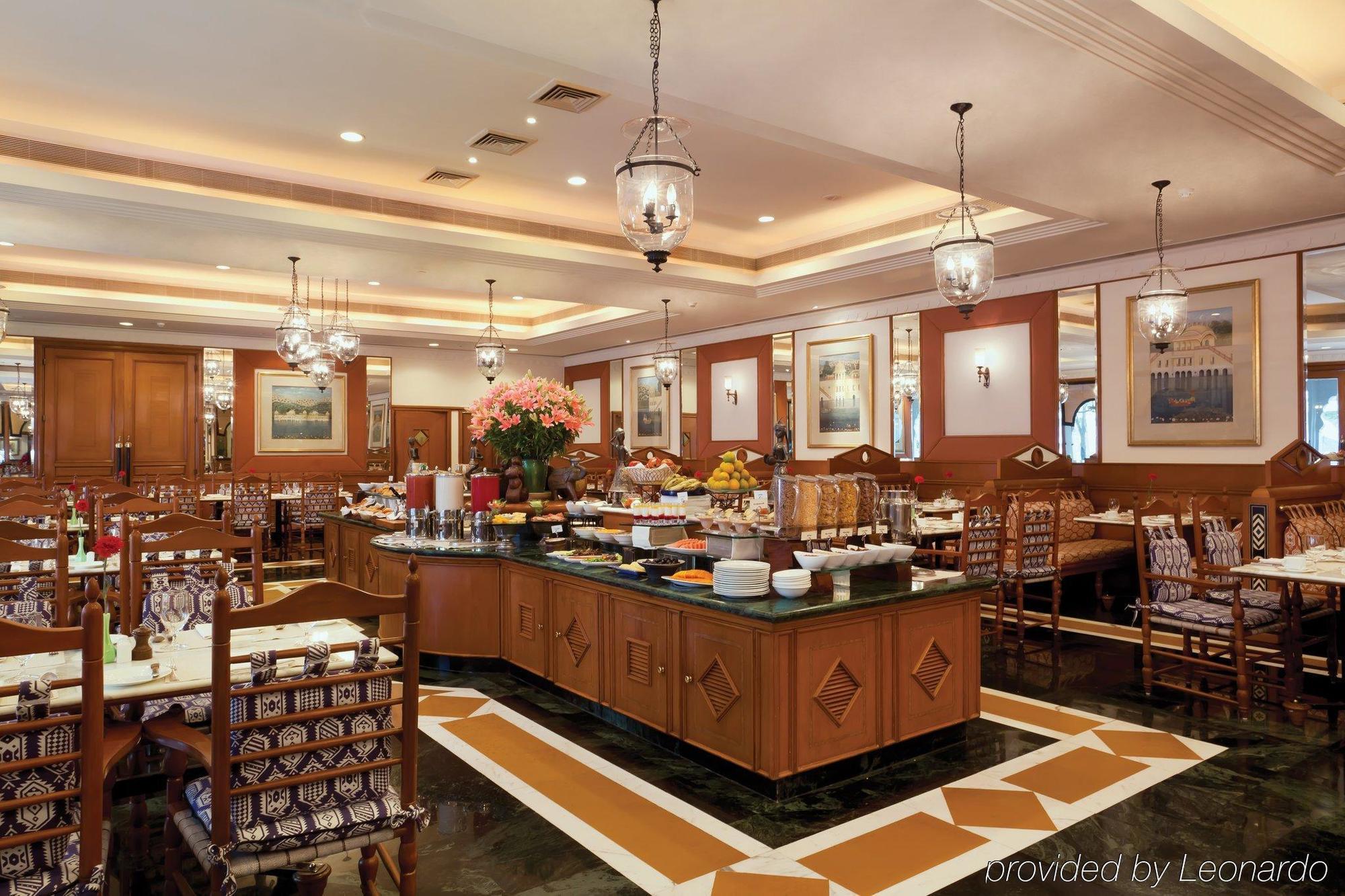Trident Jaipur Hotel Restaurante foto The restaurant