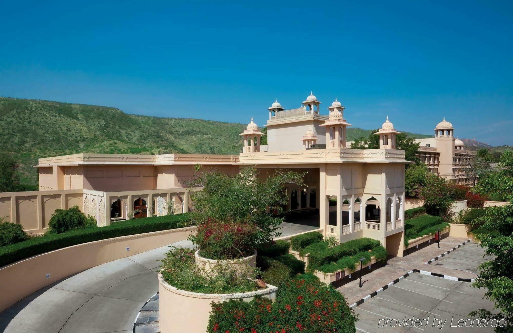Trident Jaipur Hotel Exterior foto The Oberoi Udaivilas Palace